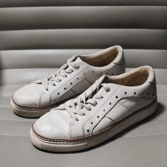 CROWN VINTAGE Kalinda Sneakers Size 7 Studs Chunky Bone Ivory Leather - Picture 2 of 13